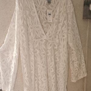 Chic White Floral Lace Swim Coverup